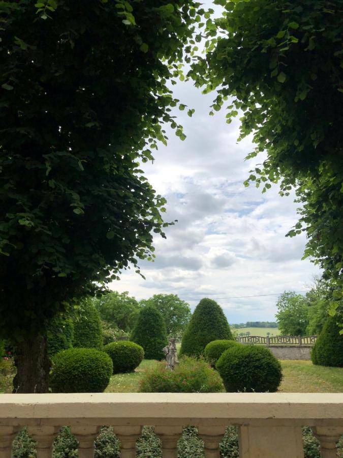 Demeure Des Payratons Panzió Saint-Gerand-le-Puy Kültér fotó