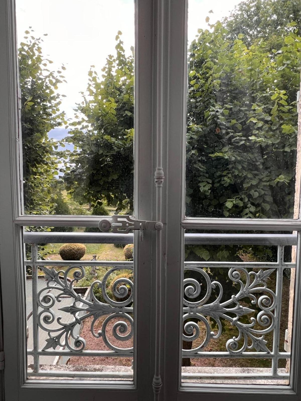 Demeure Des Payratons Panzió Saint-Gerand-le-Puy Kültér fotó